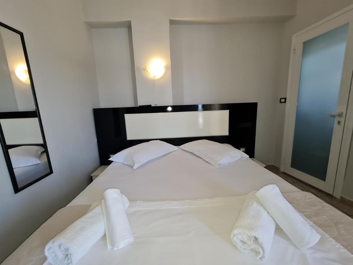 Hotel Ardiani Ксамил Экстерьер фото
